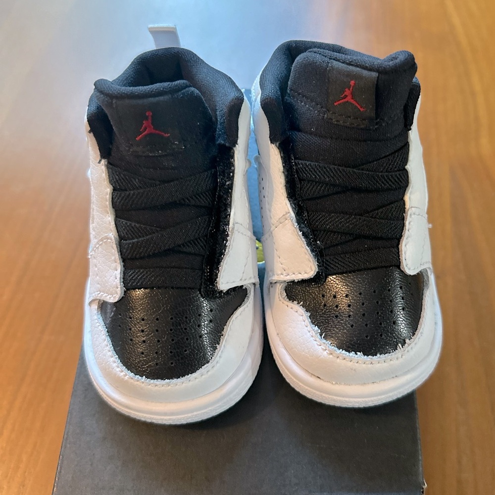 Baby Nike Air Jordan- Easy On- Size 4C